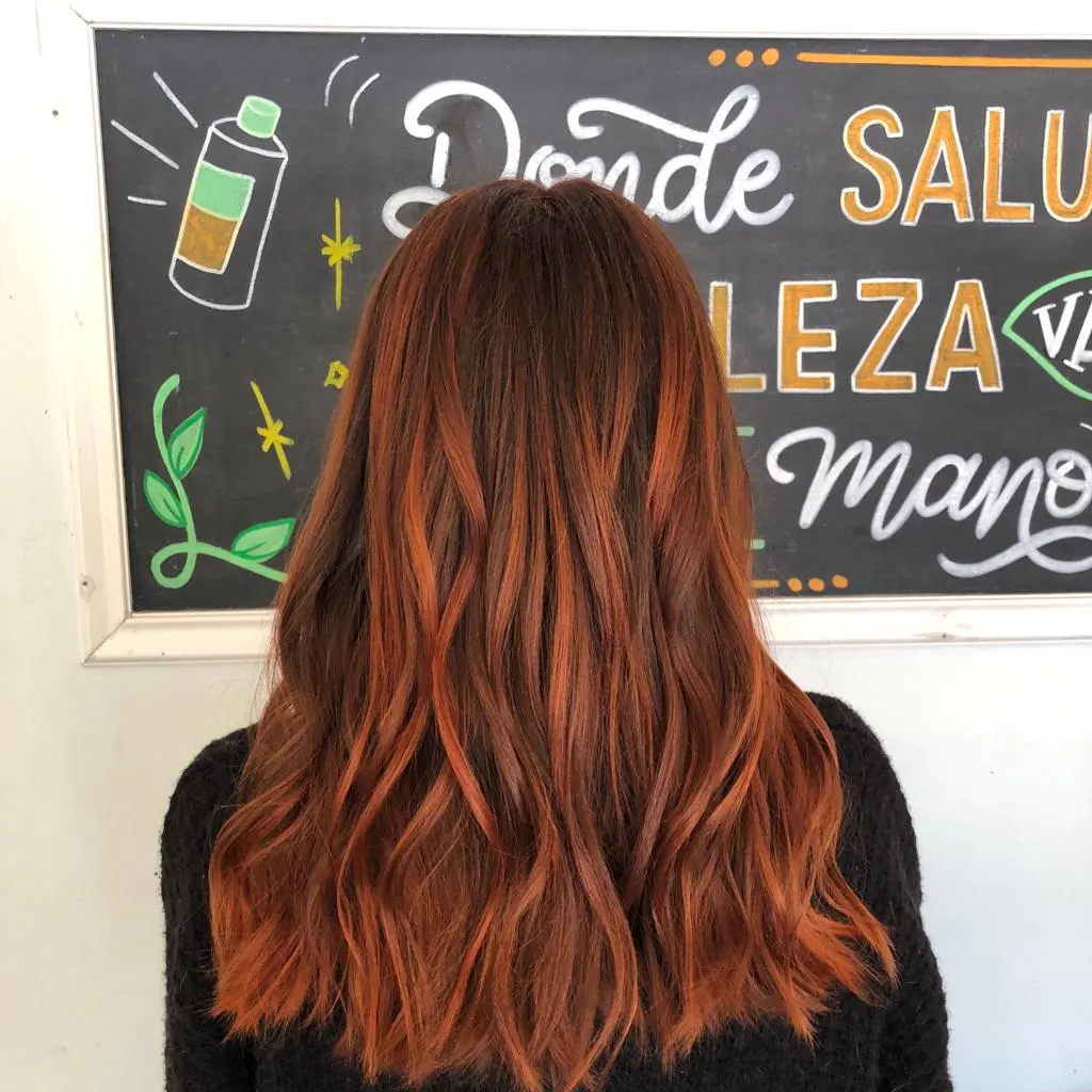 Balayage cobrizo, trabajo de color de Gaby Villablanca